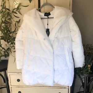 BCBG Bright white puffer coat